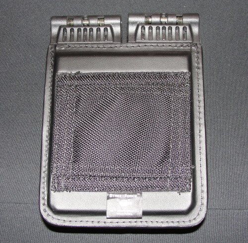 The magazine cases allow for vertical or horizontal belt carry.