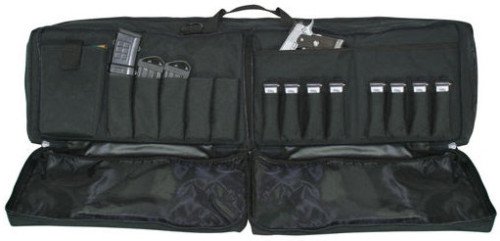 The Safariland 3-Gun bag offers plenty of internal storage.