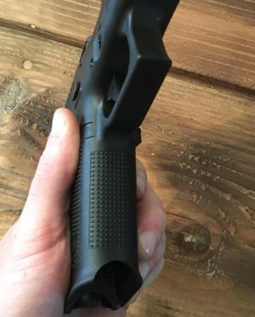 There are no finger grooves on the 17M, something many shooters had complained about photo courtesy of TFB.com).