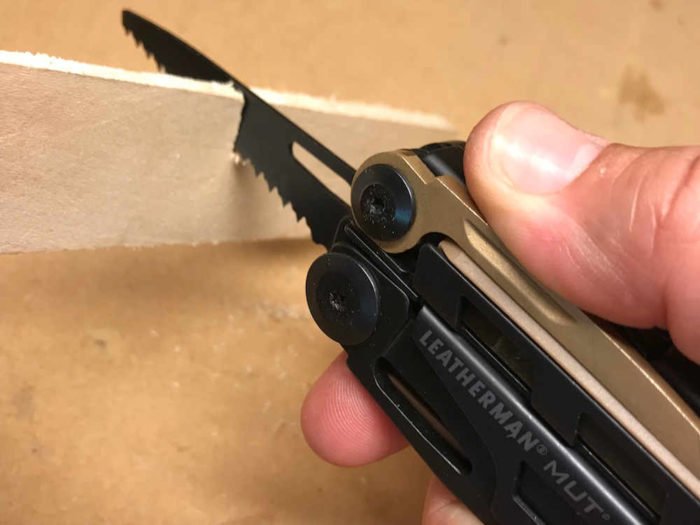 Testing the saw on the Leatherman MUT